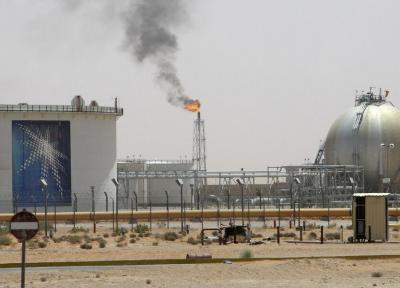 خبرنگاران عربستان بهای فروش نفت خود را کاهش داد