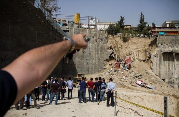 گودال های ترسناک مرکز چگونه ایجاد شده اند؟