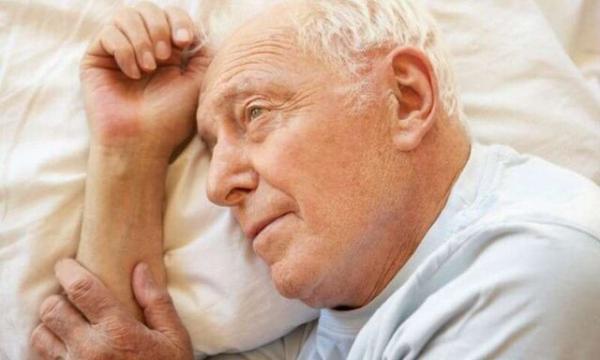 بی خوابی سالمندان و چند توصیه برای مقابله با آن
