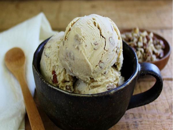 طرز تهیه بستنی گردویی به 2 روش آسان با ثعلب و بدون ثعلب